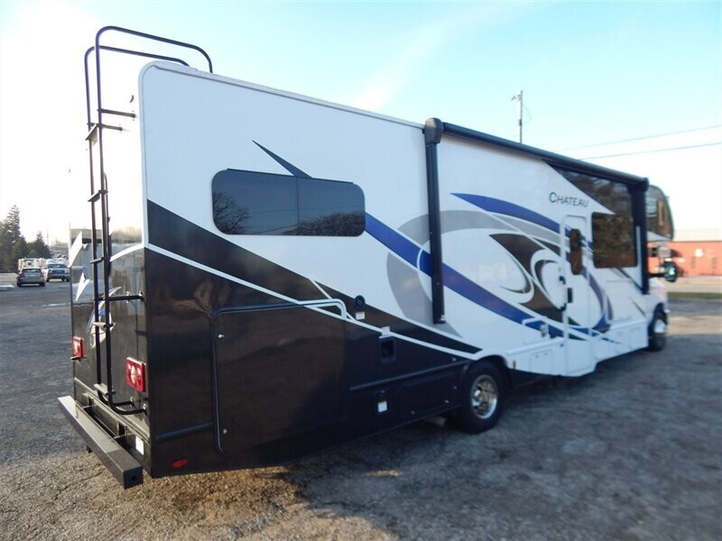 2022 White Thor Chateau