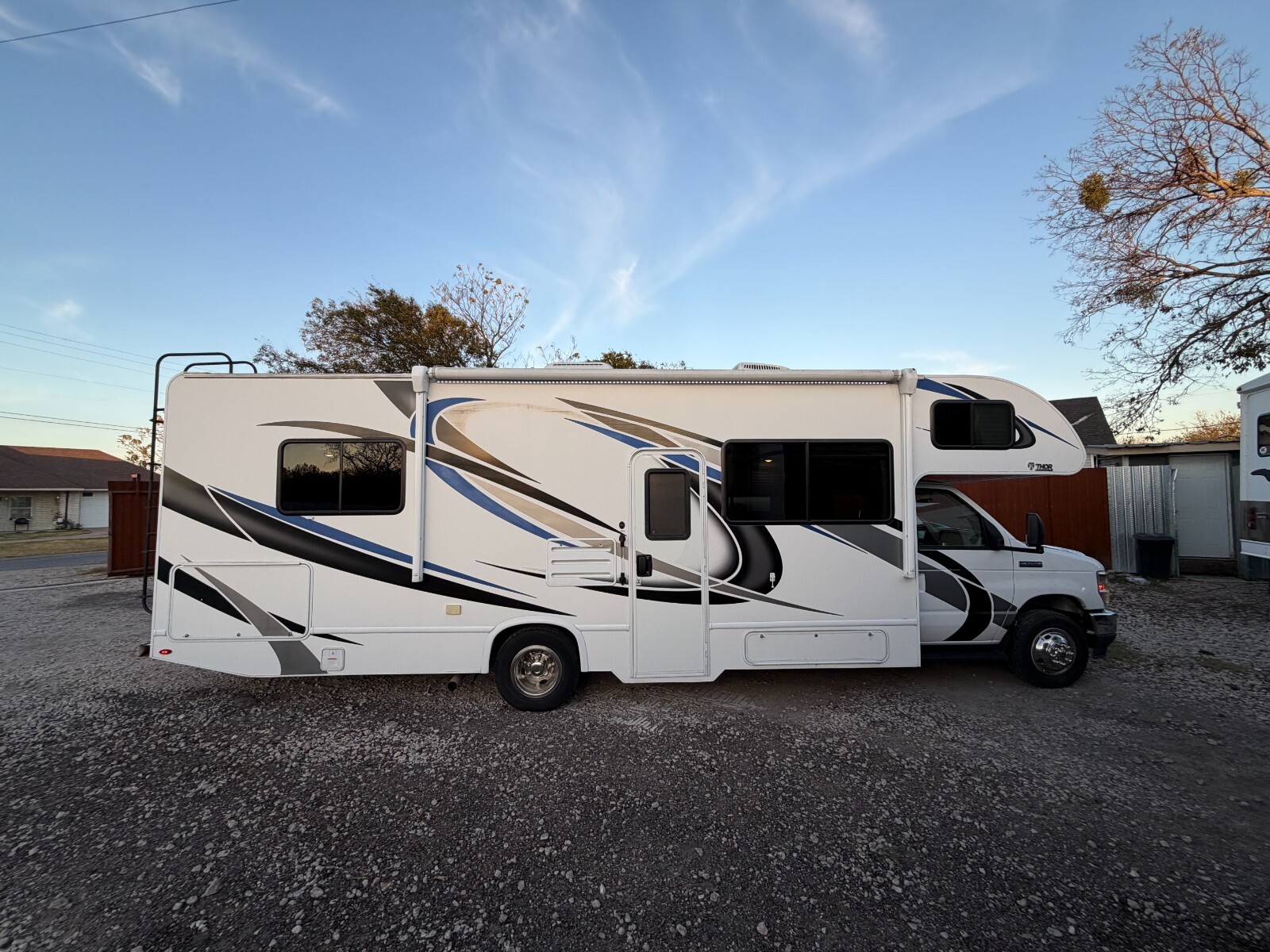 2022 Thor Four Winds 28A