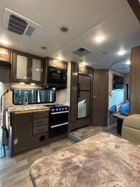 2022 Thor Motor Coach Chateau Motorized Class C