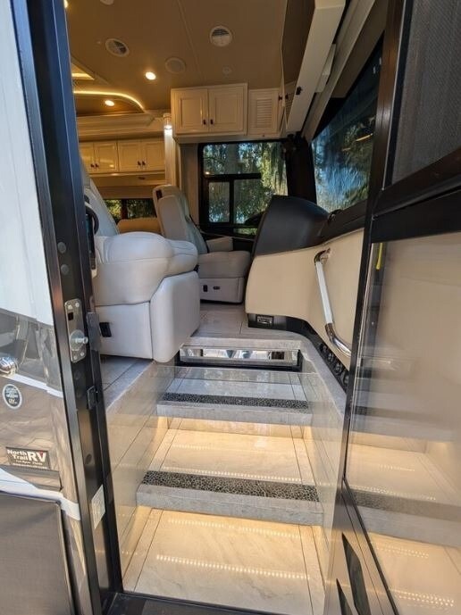 2022 Tiffin Motorhomes Allegro Bus Motorized Class A