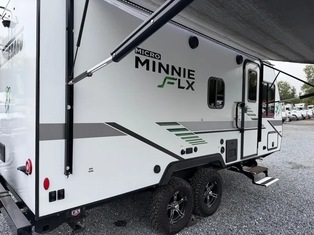 2022 Winnebago Micro Minnie FLX Travel Trailer