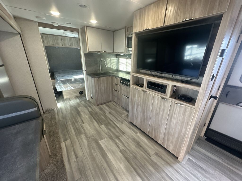 2022 Winnebago Minnie