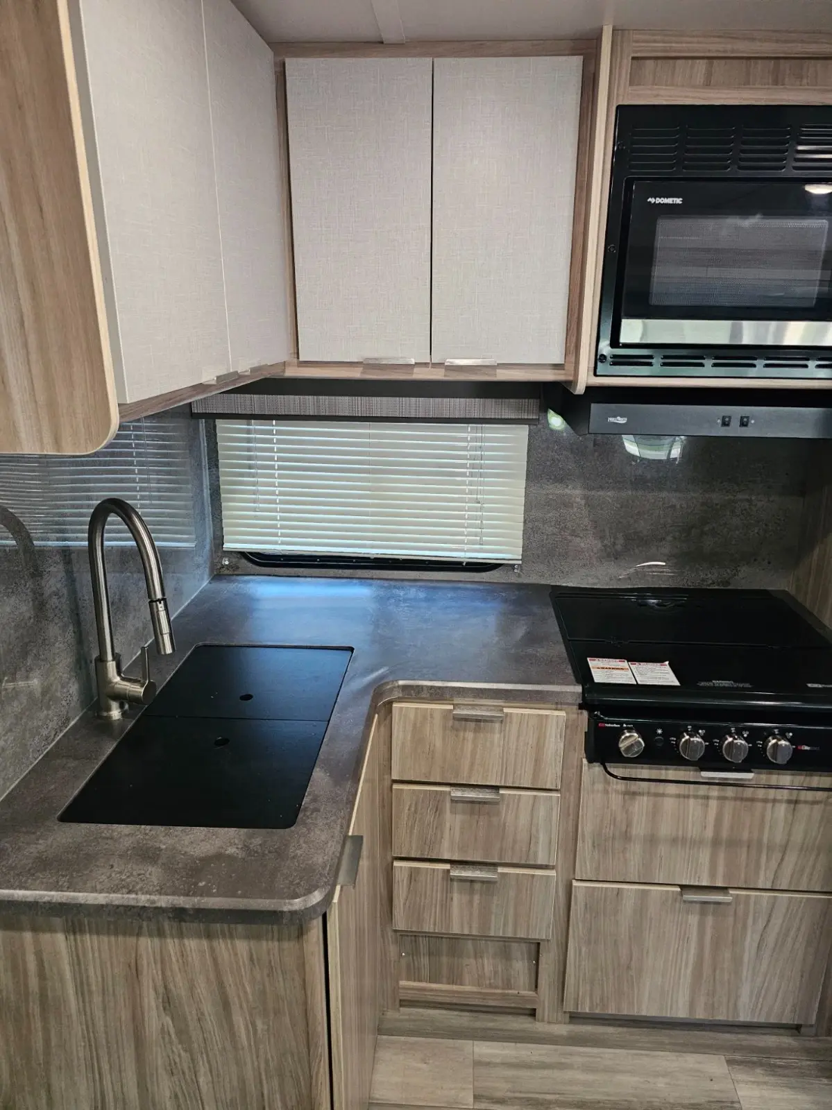 2022 Winnebago 2301 BHS Travel Trailer