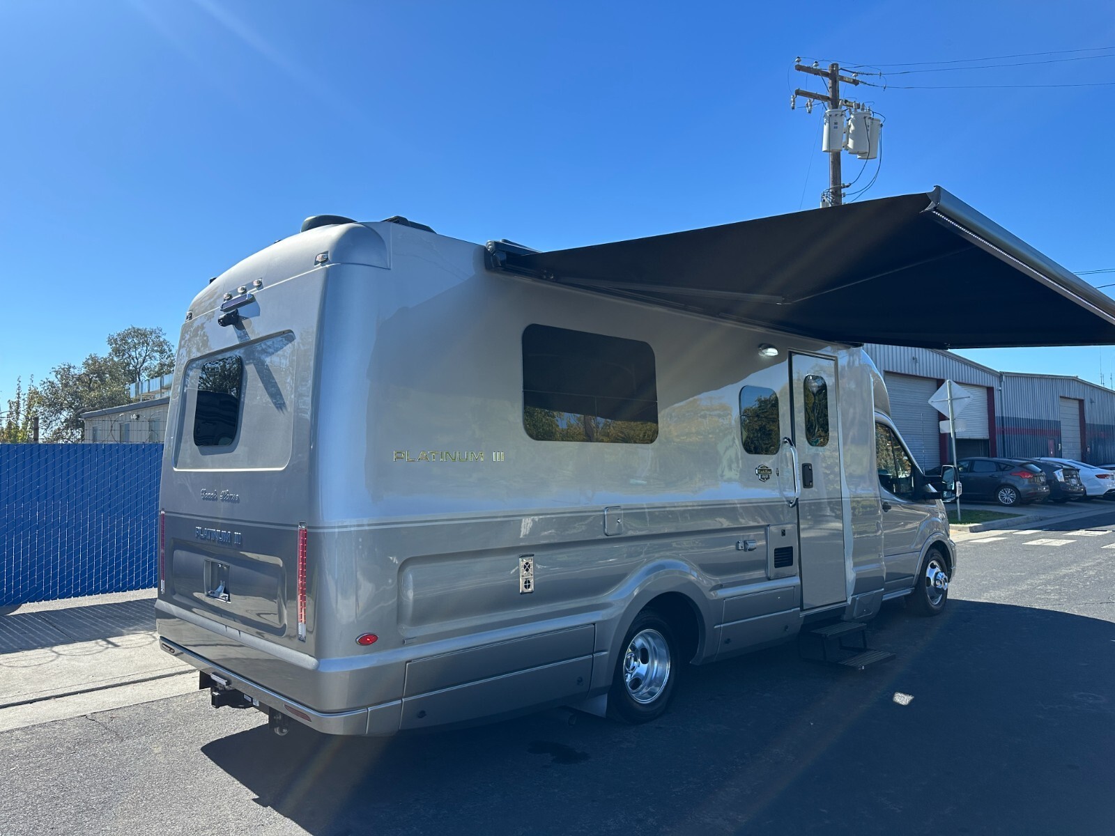 2023 Coach House Platinum III 250DT