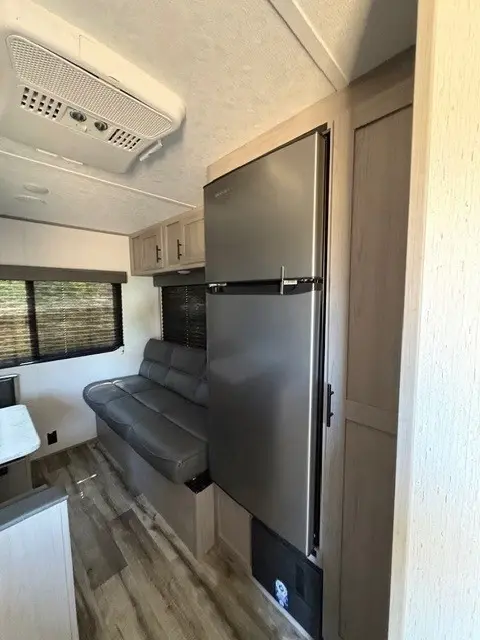 2023 Dutchmen Coleman Lantern LT Travel Trailer