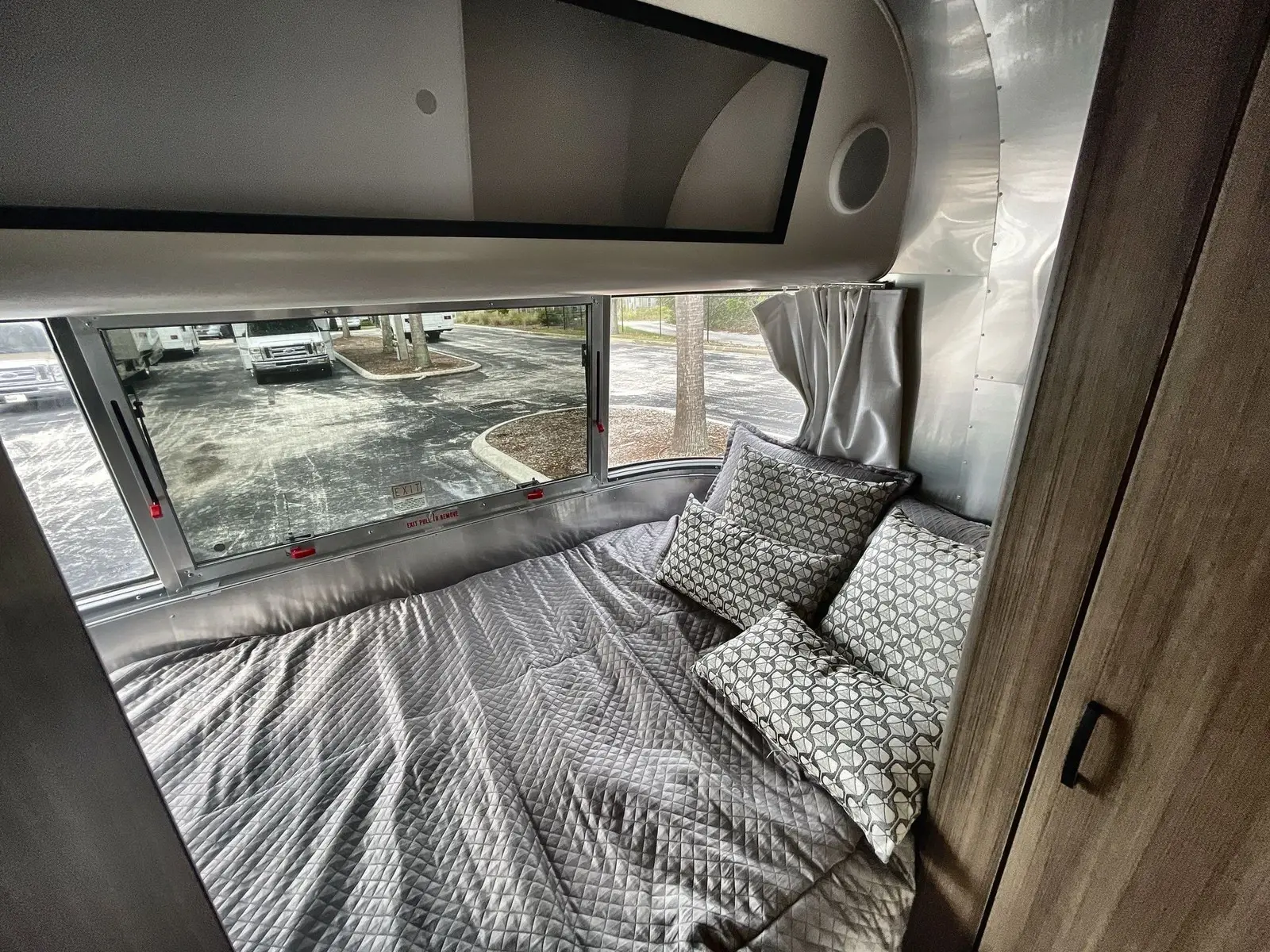 2024 Airstream Caravel