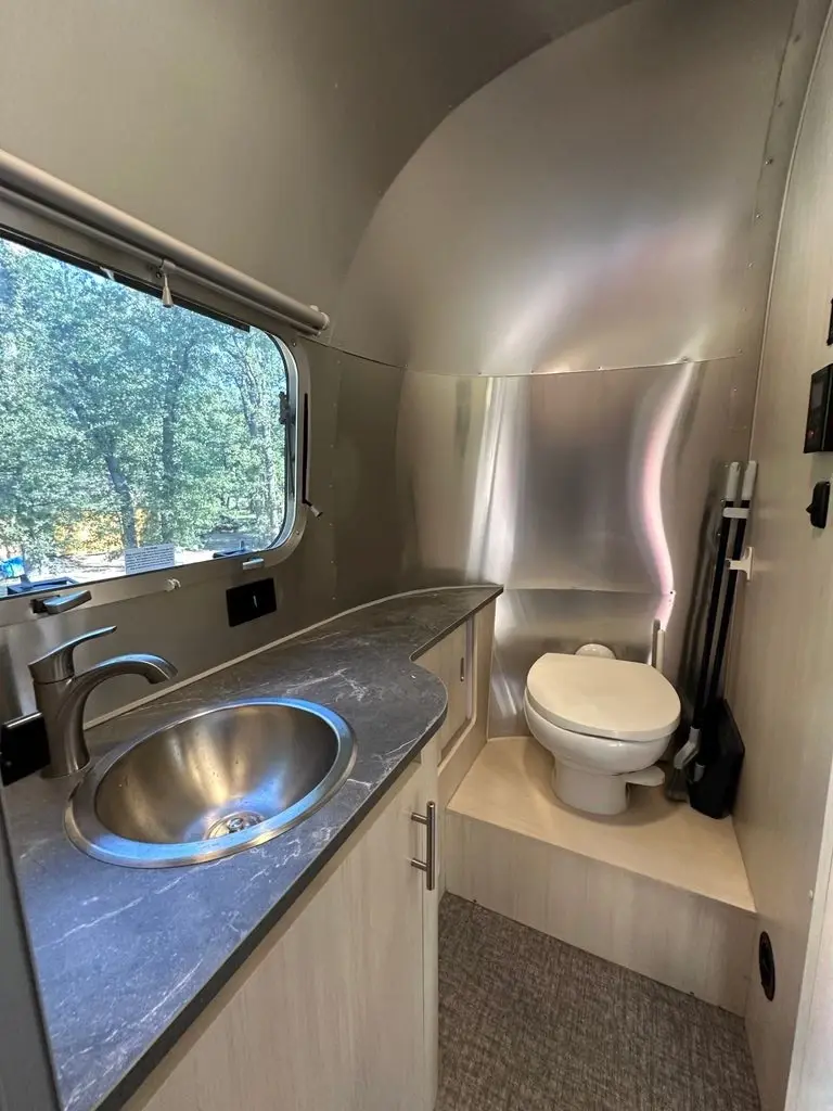 2024 Airstream Flying Cloud Travel Trailer