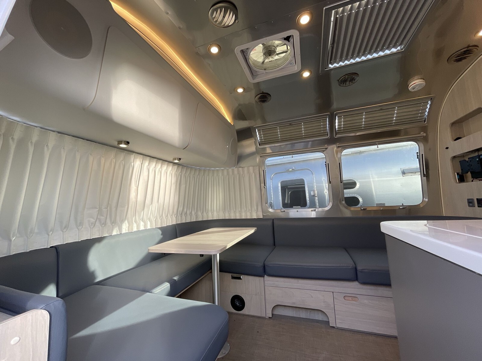 2024 Airstream Globetrotter