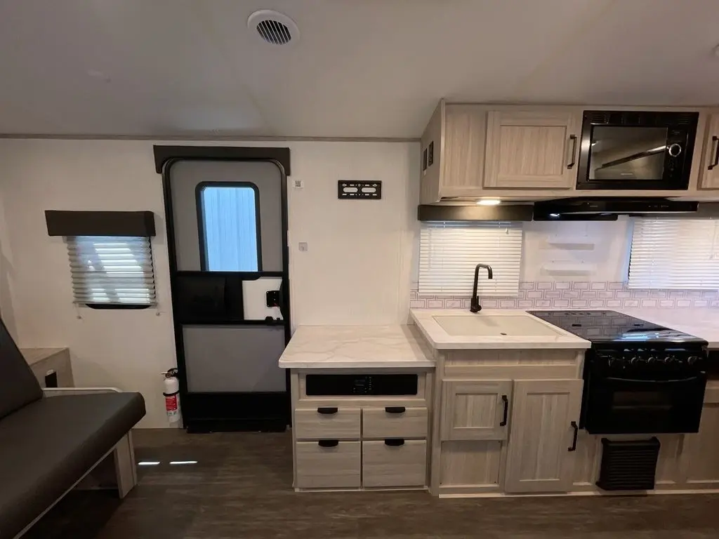 2024 Cruiser RV Shadow Cruiser