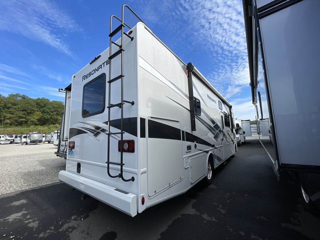 2024 Thor Motor Coach Resonate