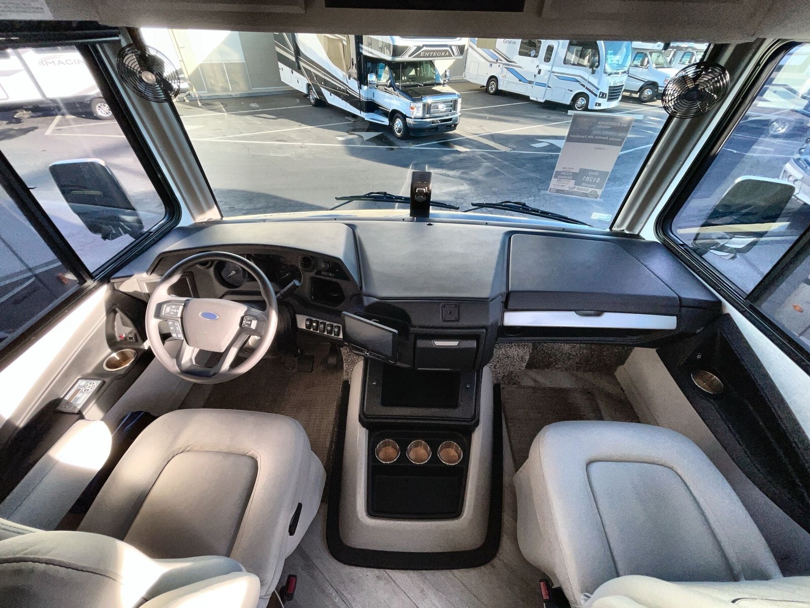 2025 Holiday Rambler Vacationer