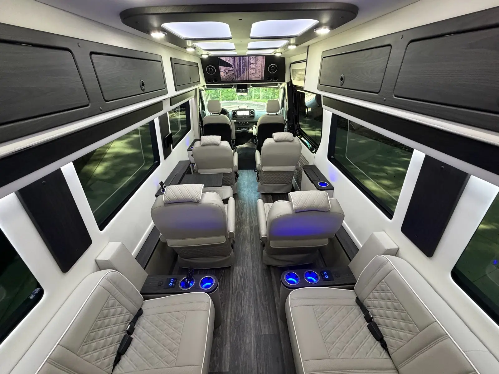2026 Mercedes-Benz vDrive 10OB Luxury Transport