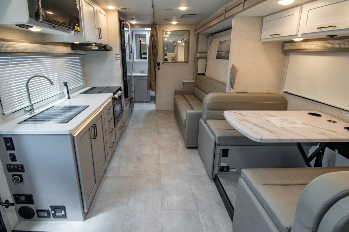 2026 Thor Motor Coach Quantum Sprinter