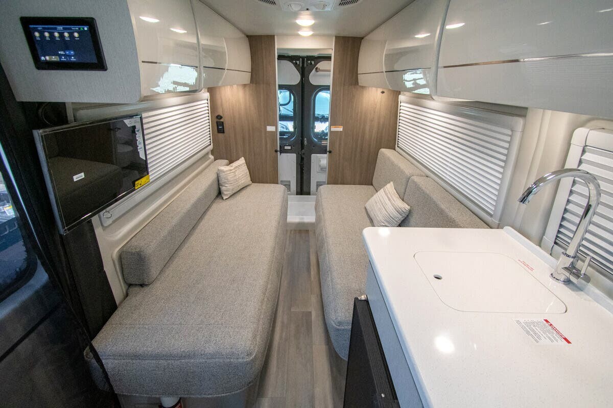 2026 Thor Motor Coach Tellaro