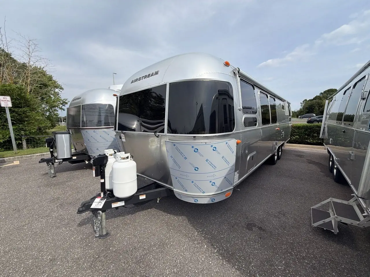 2027 Airstream International