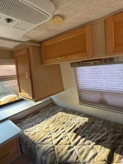 2001 Winnebago Rialta