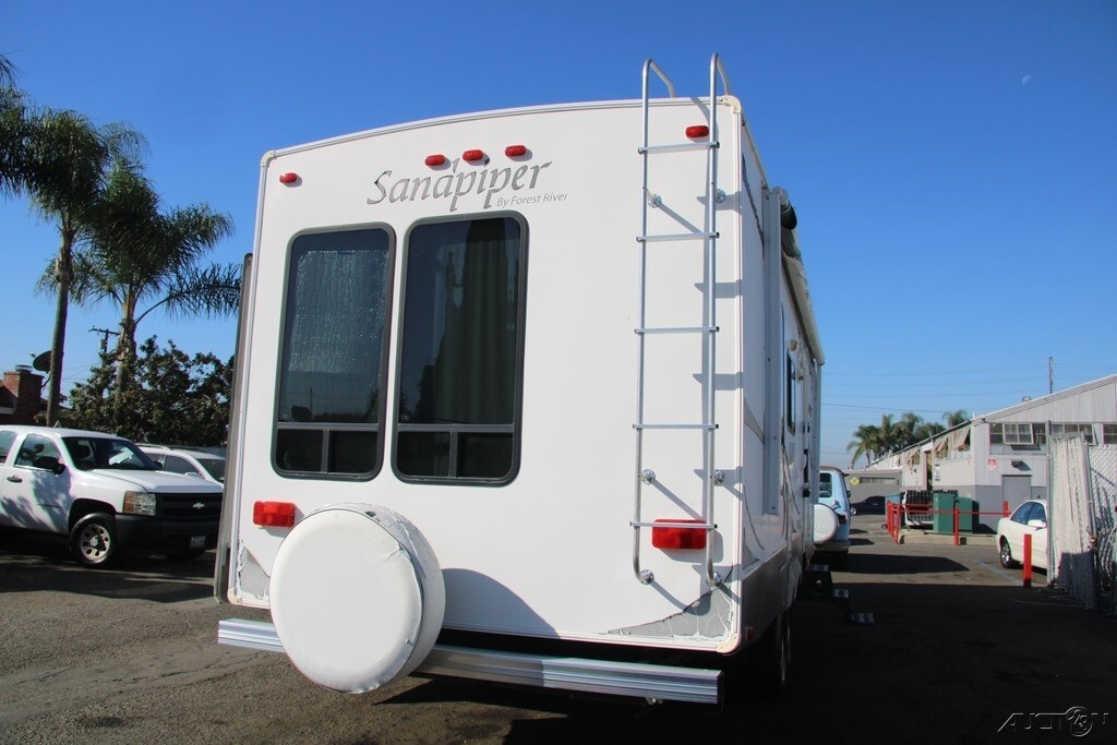 2009 Forest River Sandpiper Fifth Wheel