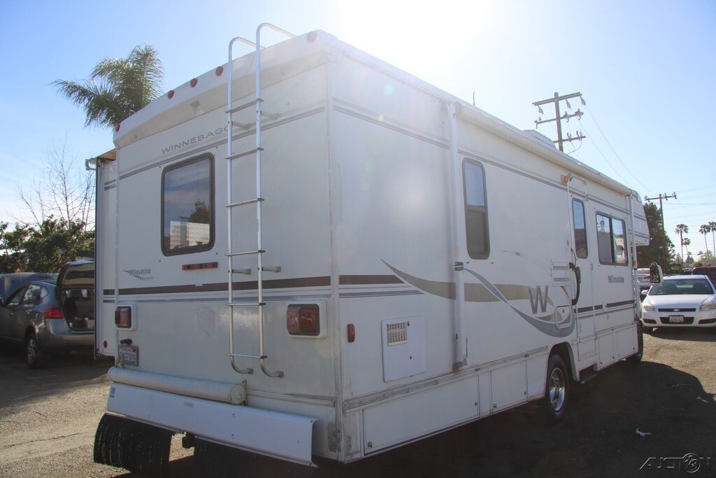 2004 Winnebago Minnie RV Motorized Class C