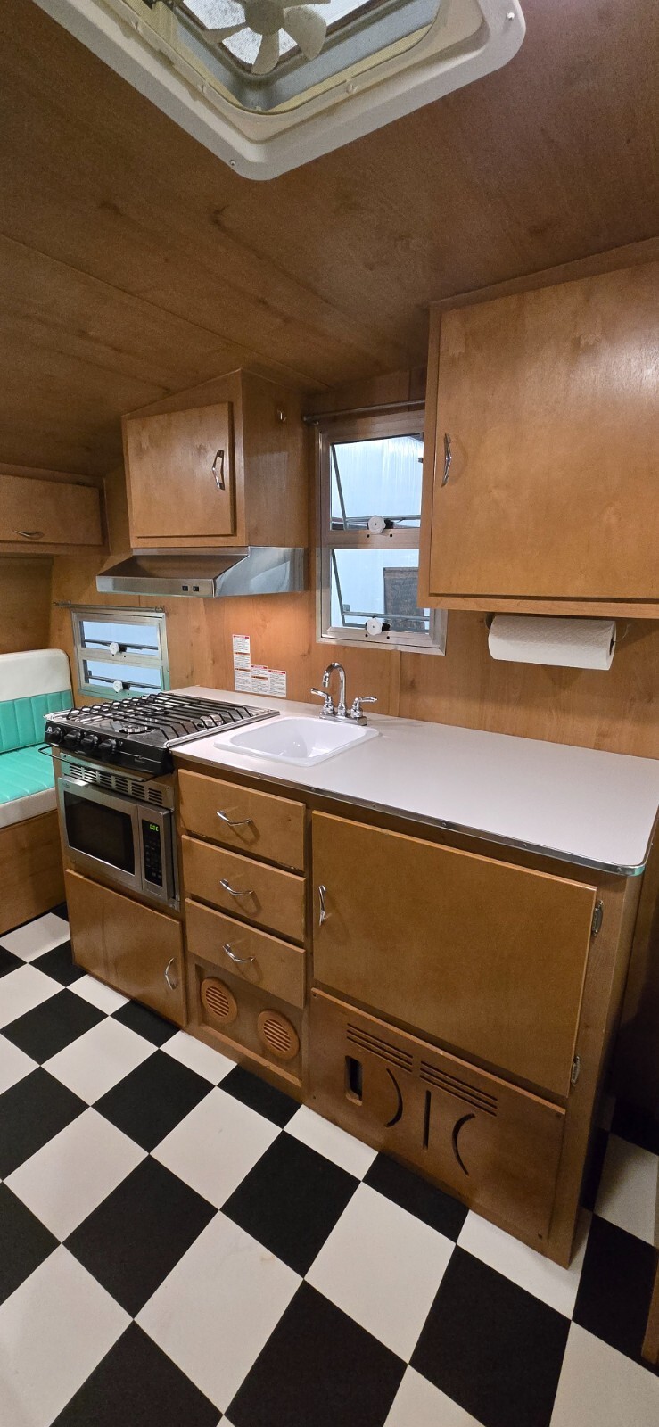 2015 Shasta Vintage Re-Issue Airflyte Travel Trailer