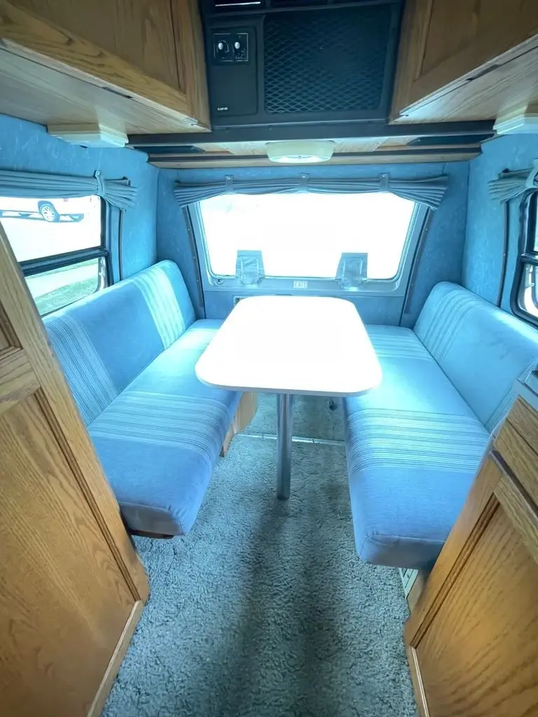 1989 Roadtrek Versatile 190 Class B Motorhome