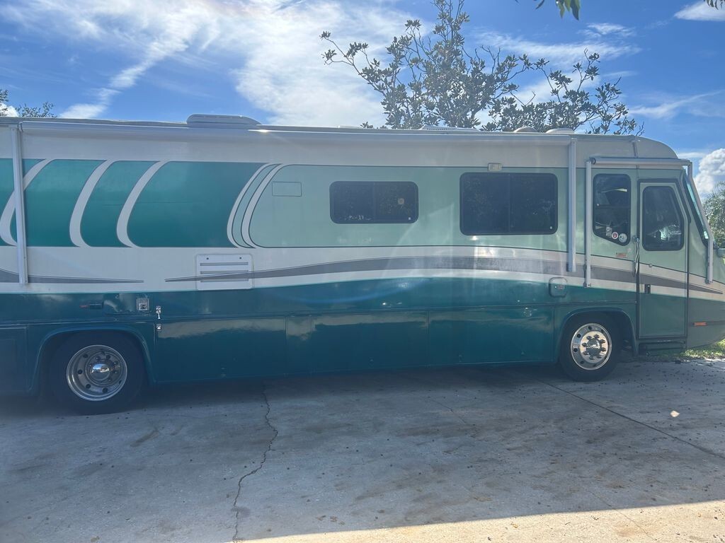1997 Georgie Boy Encounter Class A Motorhome