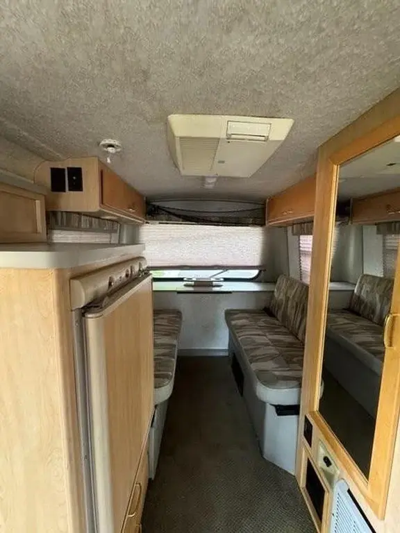 2001 Winnebago Horizon Motorized Class A