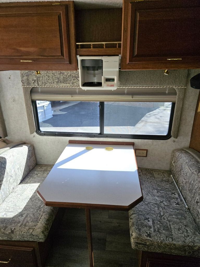 2001 Winnebago Journey Class A Motorhome