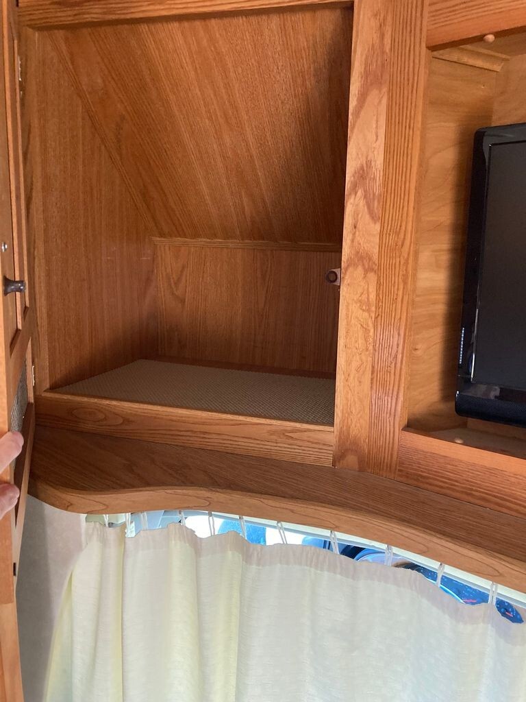 2005 Gulf Stream Conquest B Touring Cruiser Class C Motorhome