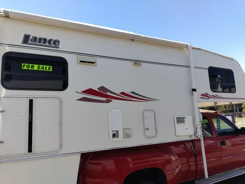2005 Lance Lance Truck Camper