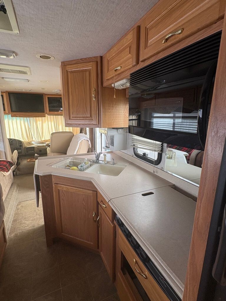 2005 National RV Sea Breeze Class A Motorhome