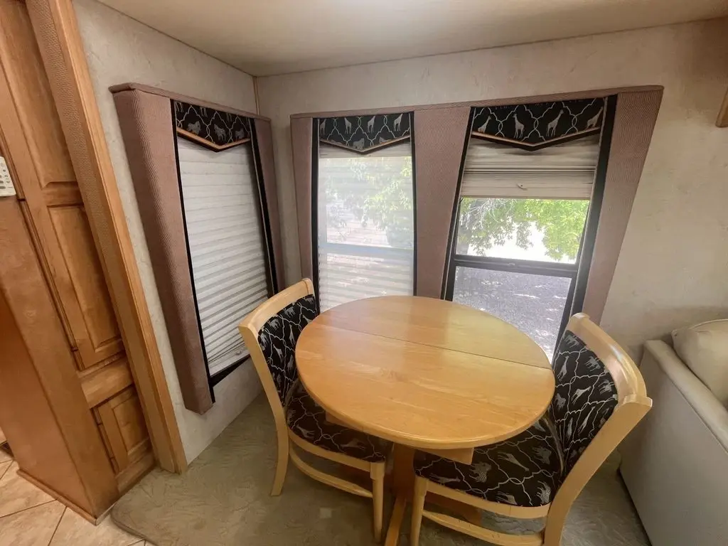 2005 Safari Gazelle Class A Motorhome
