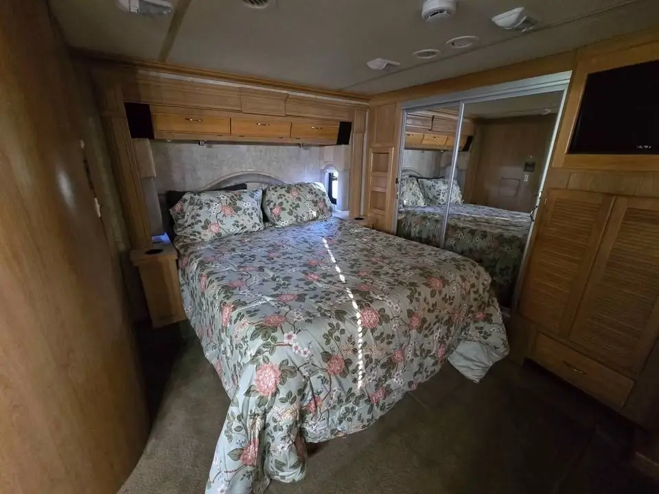 2007 Fleetwood Bounder Motorized Class A