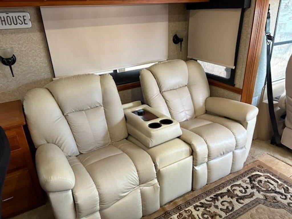 2008 Newmar Dutch Star Class A Motorhome