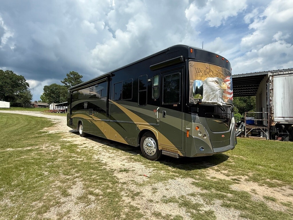 2009 Winnebago Journey Motorized Class A
