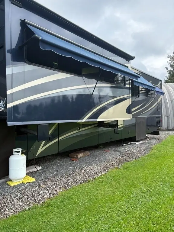 2010 Winnebago Journey Motorized Class A