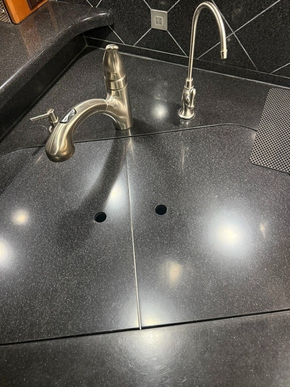 2010 Winnebago Tour Motorized Class A