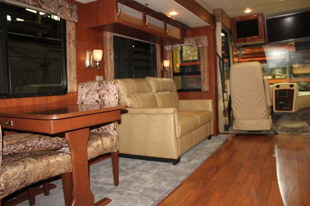 2011 Newmar Canyon Star Class A Motorhome