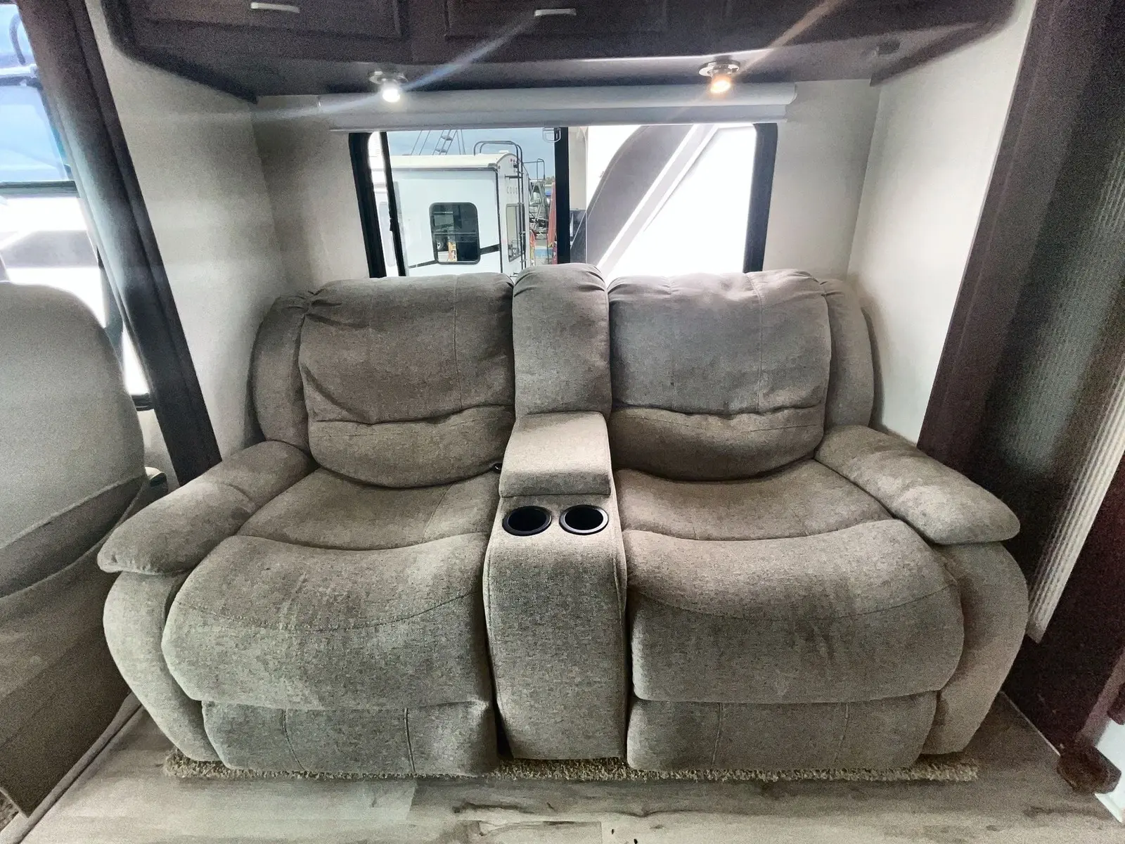 2011 Thor Motor Coach Challenger
