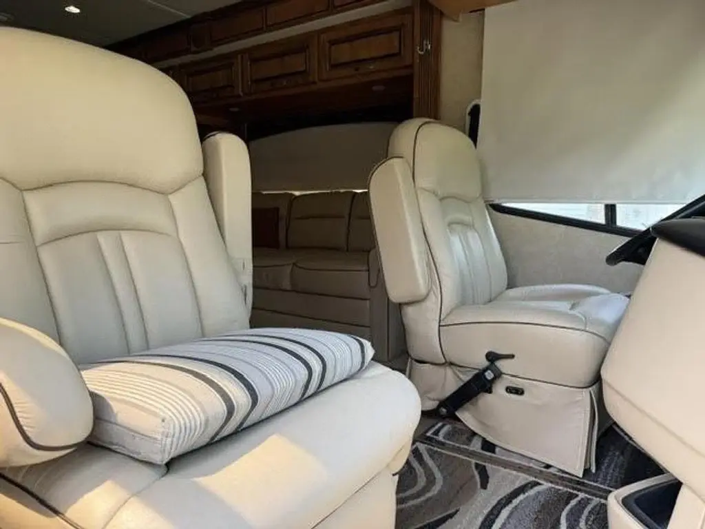 2012 Monaco Knight Motorized Class A