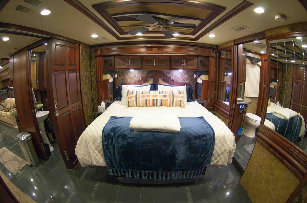 2013 American Coach American Tradition Class A Motorhome