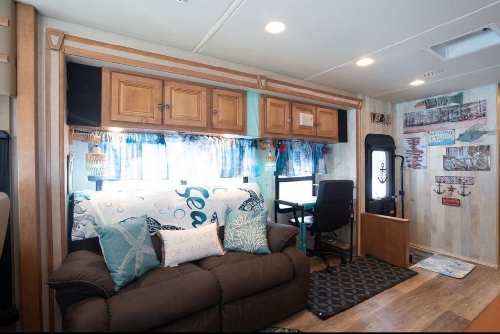 2013 Itasca Suncruiser Class A Motorhome