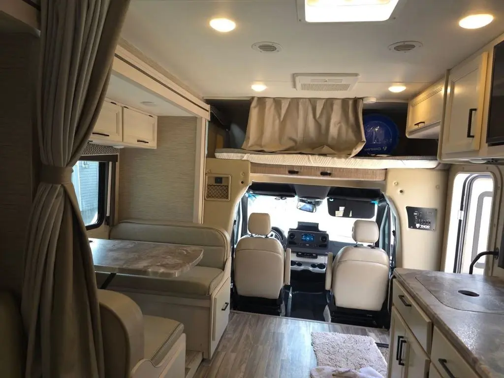 2013 Thor Motor Coach Four Winds Sprinter Class C Motorhome
