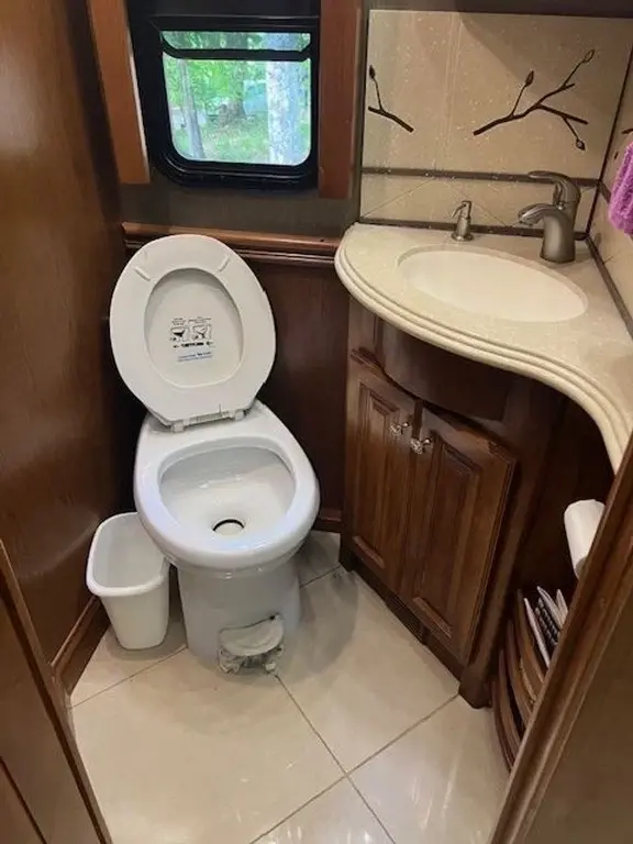 2013 Tiffin Motorhomes Phaeton Motorized Class A