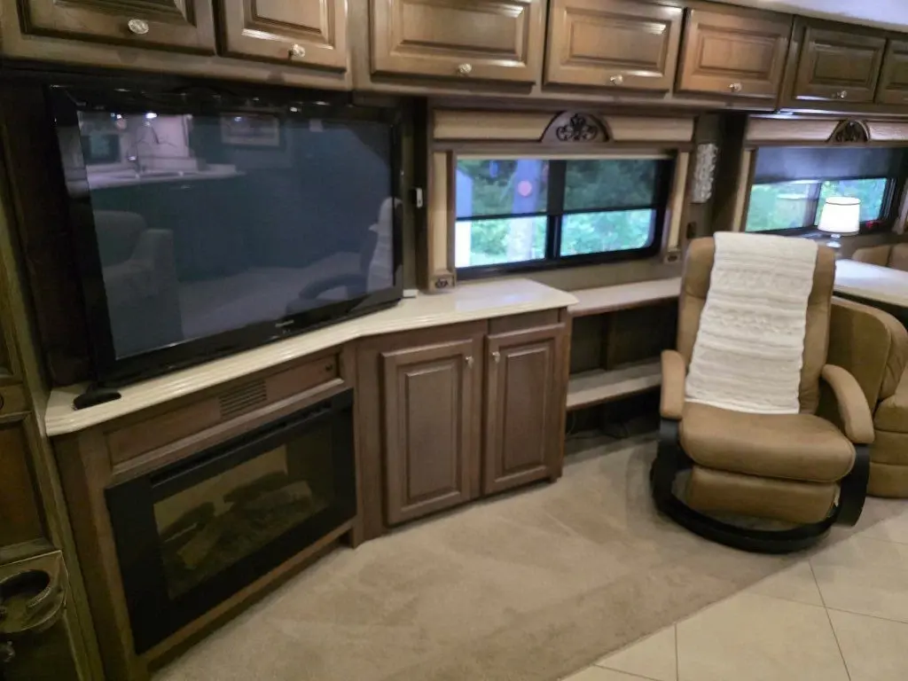 2013 Tiffin Motorhomes Phaeton Class A Motorhome