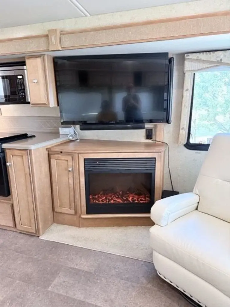 2014 Itasca Sunova Class A Motorhome