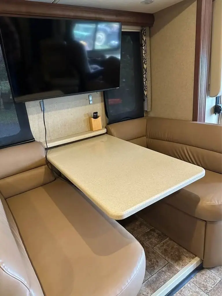 2014 Thor Motor Coach Palazzo Class A Motorhome