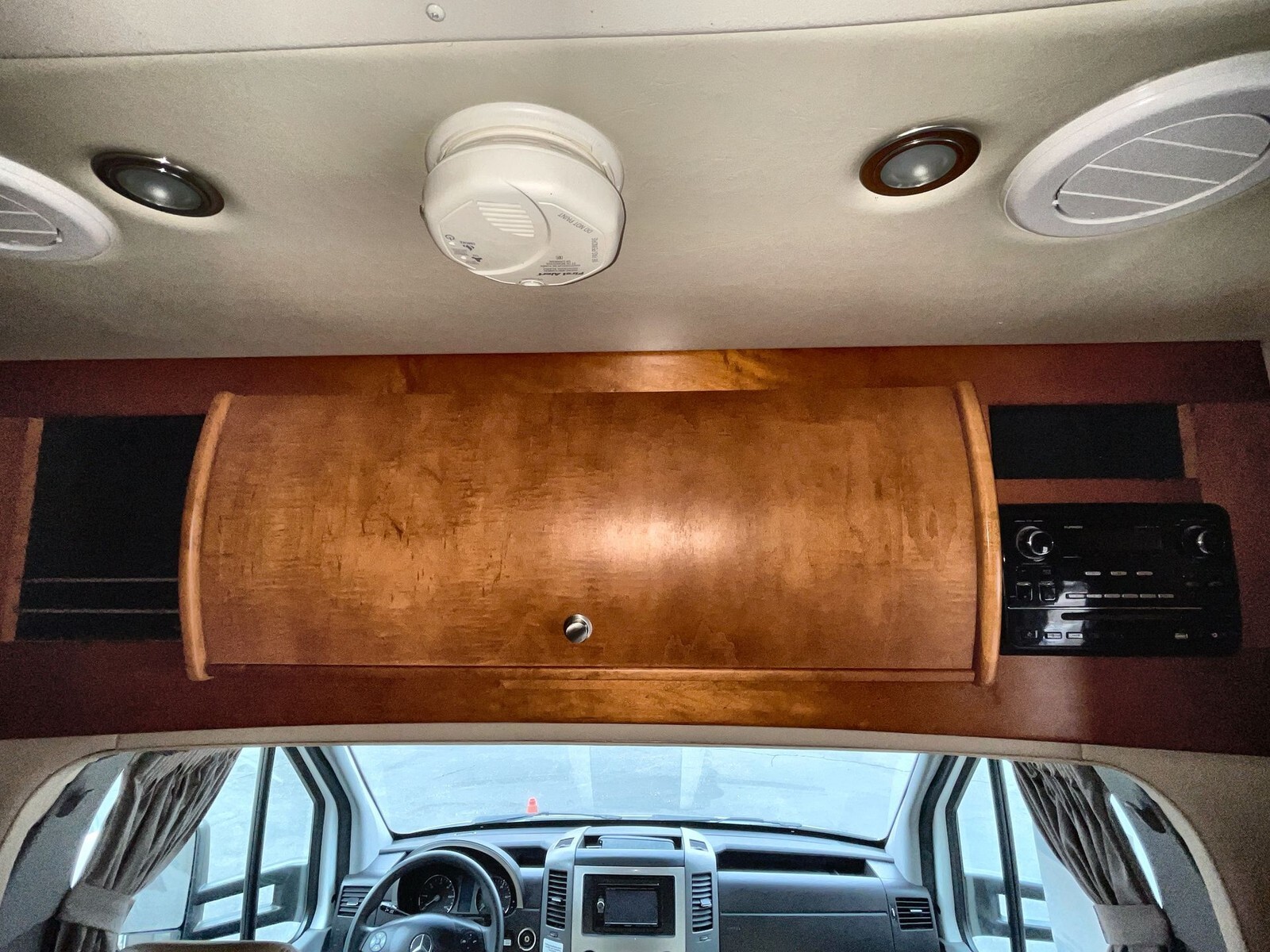 2015 Leisure Travel Vans Unity