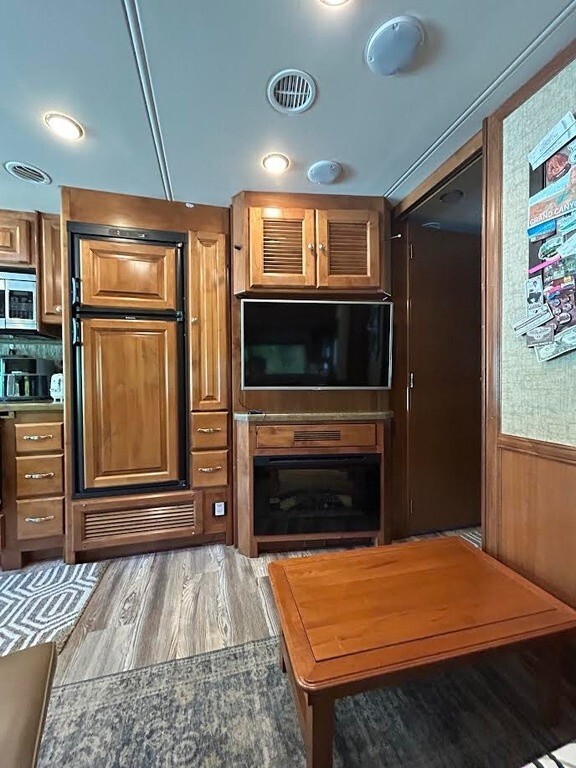 2015 Tiffin Motorhomes Allegro Motorized Class A