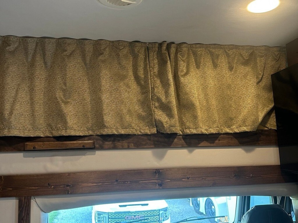 2016 Haulmark Edge Toterhome