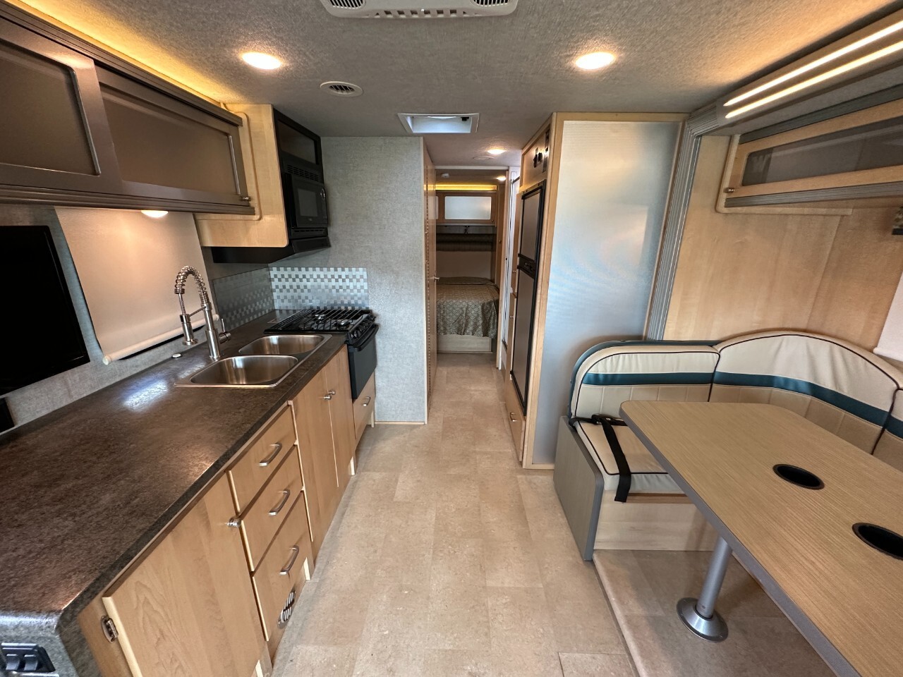 2016 Winnebago BRAVE